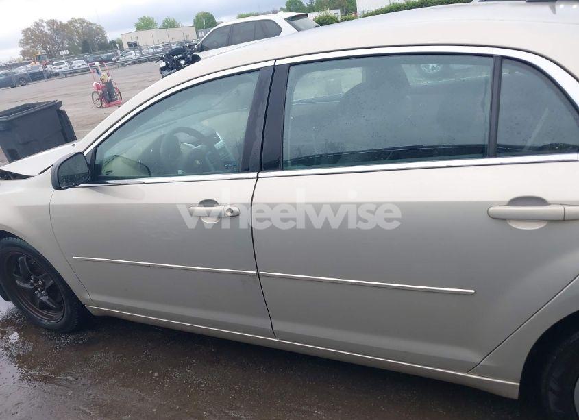 Photo 15 of 2011 Chevrolet Malibu LS (VIN 1G1ZB5E10BF197101)