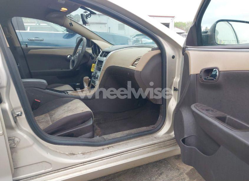 Photo 5 of 2011 Chevrolet Malibu LS (VIN 1G1ZB5E10BF197101)