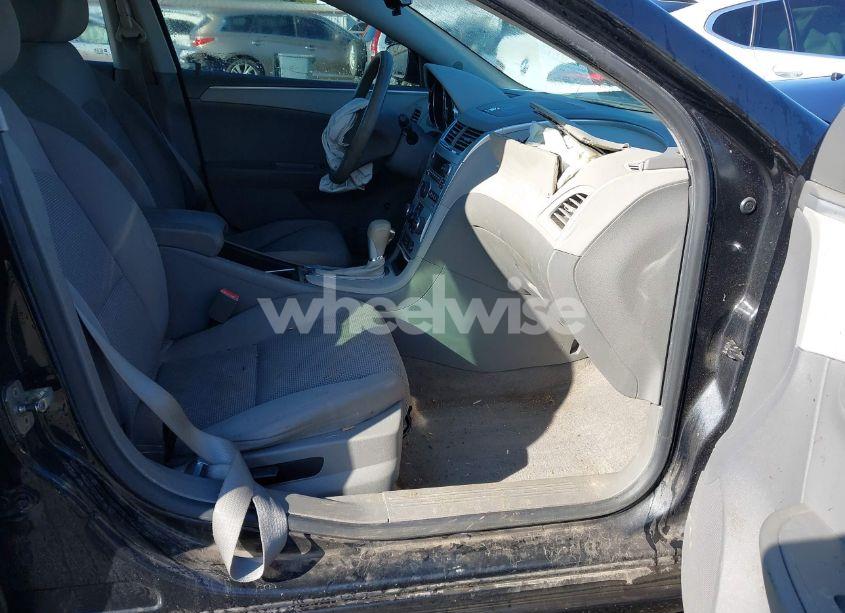 Photo 5 of 2011 Chevrolet Malibu LS (VIN 1G1ZB5E10BF201258)