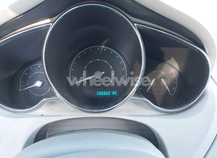 Photo 7 of 2011 Chevrolet Malibu LS (VIN 1G1ZB5E10BF201258)