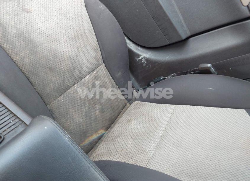 Photo 13 of 2011 Chevrolet Malibu LS (VIN 1G1ZB5E10BF293570)