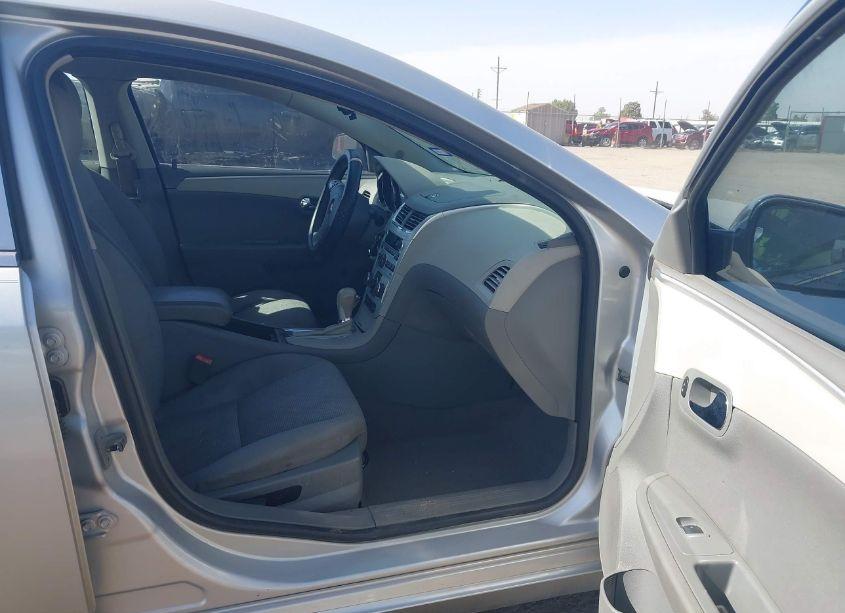 Photo 5 of 2011 Chevrolet Malibu LS (VIN 1G1ZB5E11BF153625)