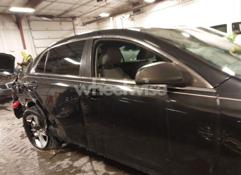 Photo 14 of 2011 Chevrolet Malibu LS (VIN 1G1ZB5E11BF210275)