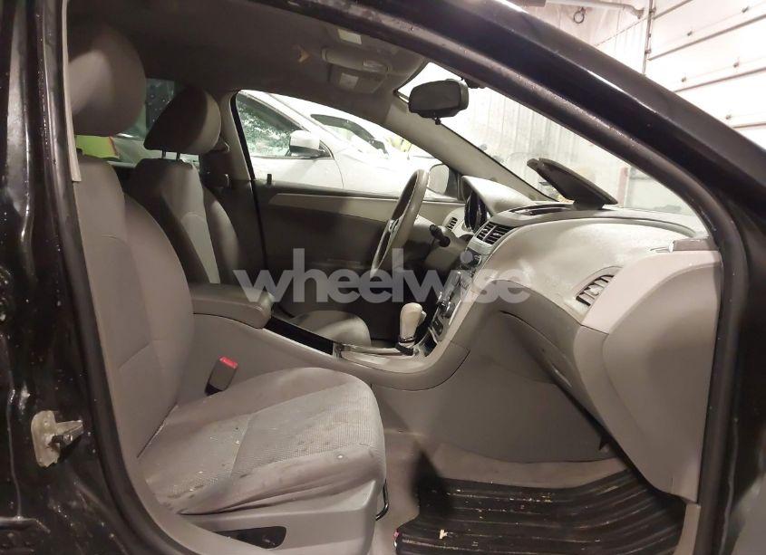 Photo 5 of 2011 Chevrolet Malibu LS (VIN 1G1ZB5E11BF210275)