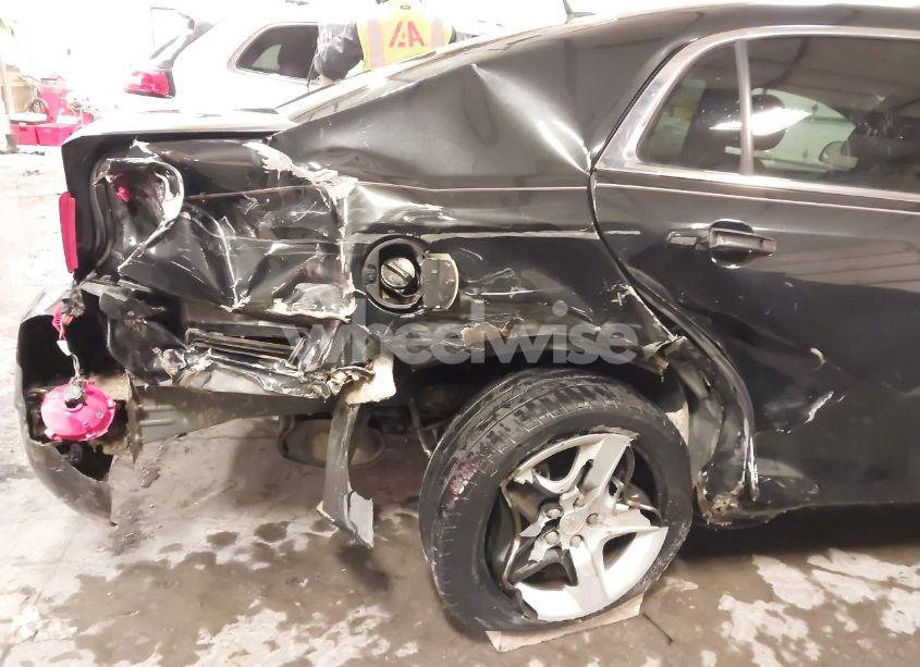 Photo 6 of 2011 Chevrolet Malibu LS (VIN 1G1ZB5E11BF210275)