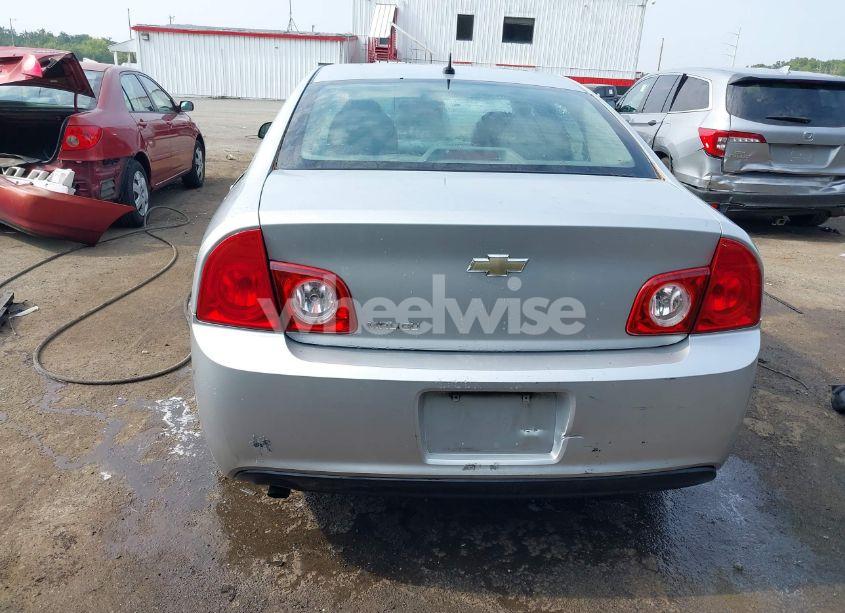 Photo 16 of 2011 Chevrolet Malibu LS (VIN 1G1ZB5E11BF271741)