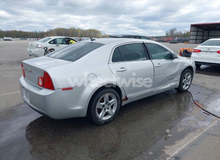Photo 4 of 2011 Chevrolet Malibu LS (VIN 1G1ZB5E12BF111917)
