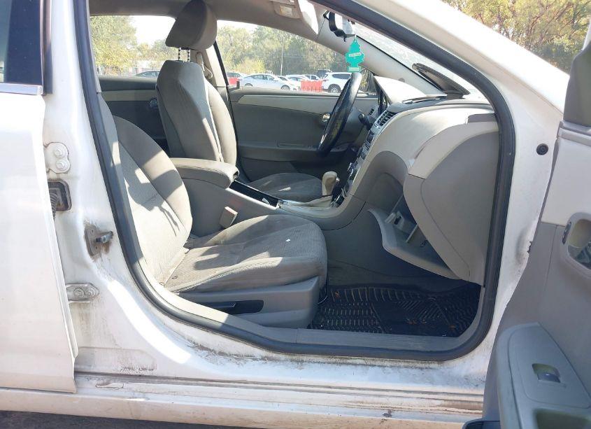 Photo 5 of 2011 Chevrolet Malibu LS (VIN 1G1ZB5E13BF177831)