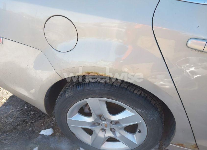 Photo 18 of 2011 Chevrolet Malibu LS (VIN 1G1ZB5E13BF256433)