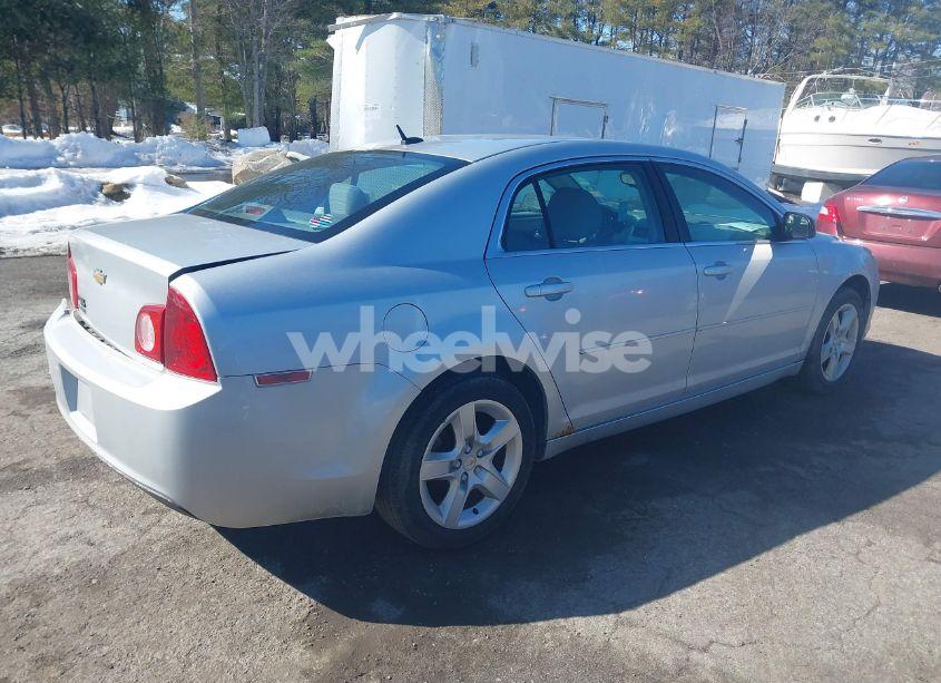 Photo 4 of 2011 Chevrolet Malibu LS (VIN 1G1ZB5E15BF106372)