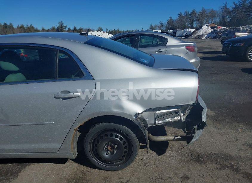 Photo 6 of 2011 Chevrolet Malibu LS (VIN 1G1ZB5E15BF106372)