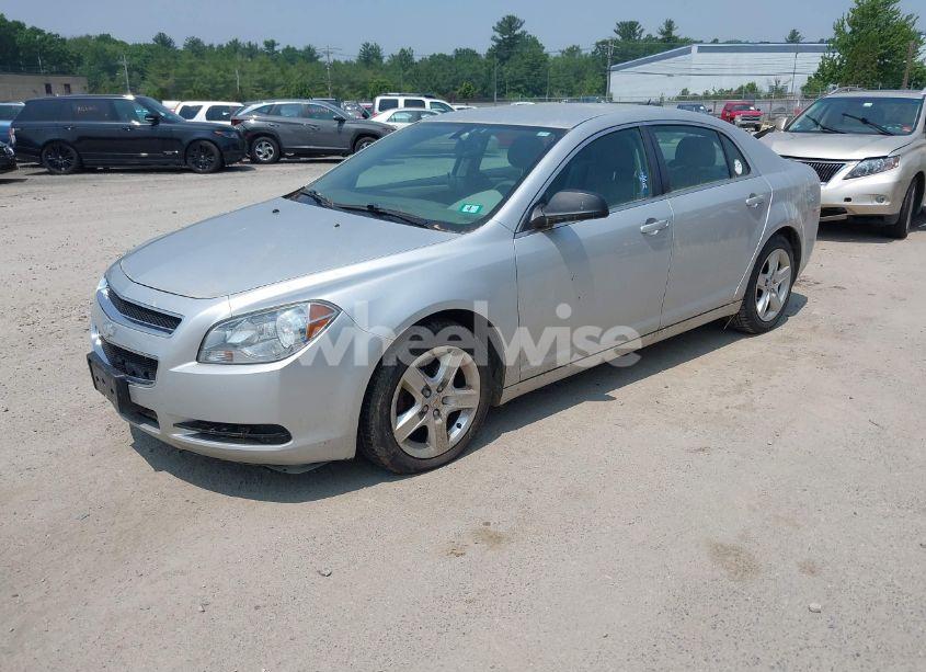 Photo 2 of 2011 Chevrolet Malibu LS (VIN 1G1ZB5E15BF121597)