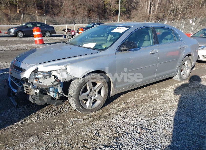 Photo 2 of 2011 Chevrolet Malibu LS (VIN 1G1ZB5E15BF161825)