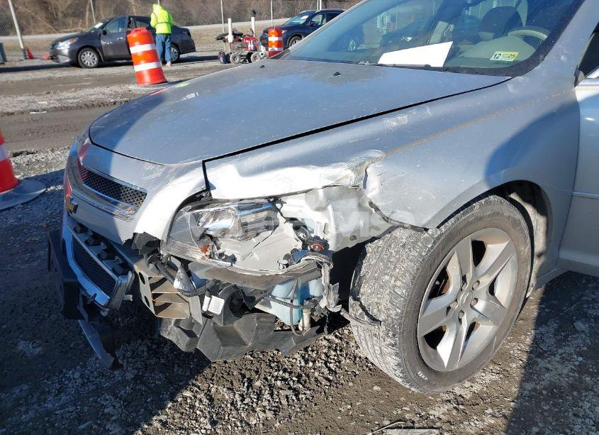 Photo 6 of 2011 Chevrolet Malibu LS (VIN 1G1ZB5E15BF161825)