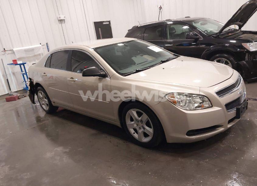 2011 Chevrolet Malibu LS (VIN 1G1ZB5E15BF220310) main photo