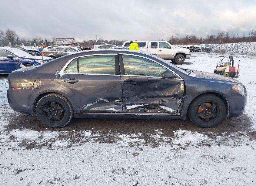 Photo 13 of 2011 Chevrolet Malibu LS (VIN 1G1ZB5E16BF128073)