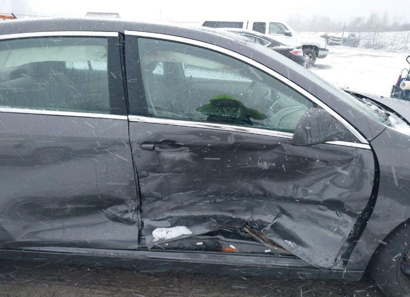 Photo 6 of 2011 Chevrolet Malibu LS (VIN 1G1ZB5E16BF128073)