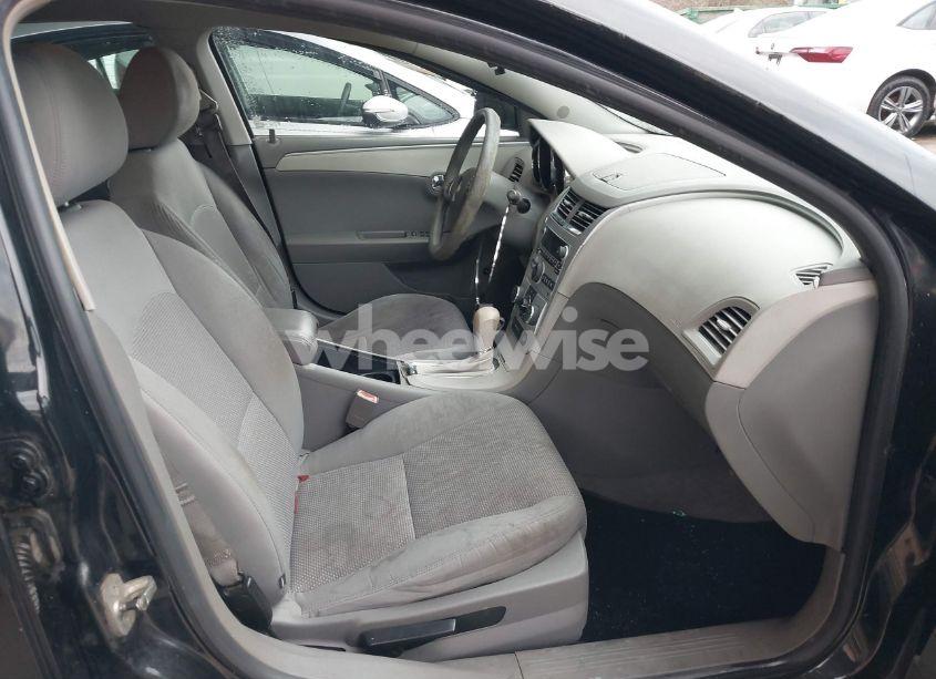 Photo 5 of 2011 Chevrolet Malibu LS (VIN 1G1ZB5E16BF218002)