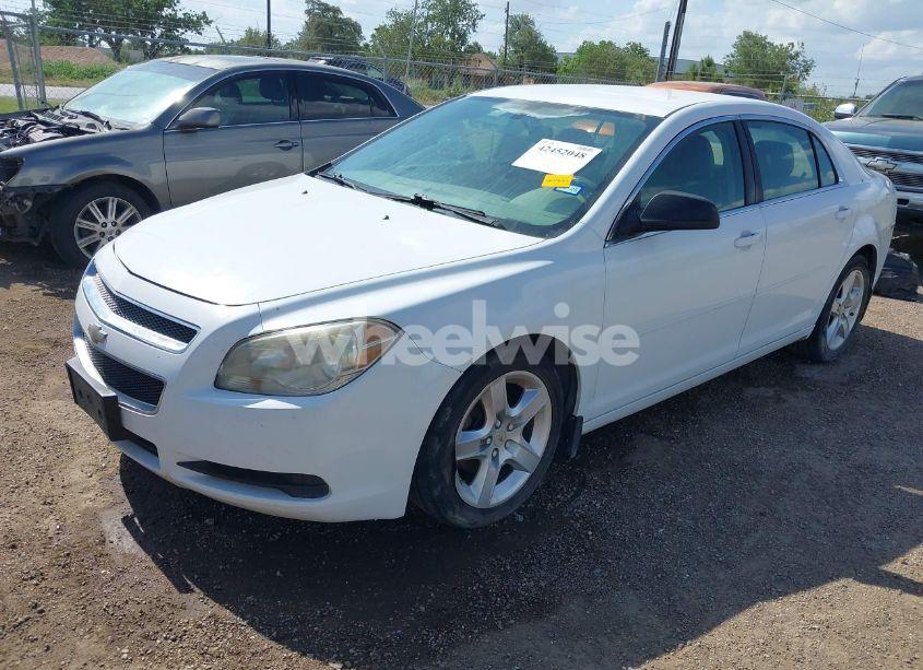 Photo 2 of 2011 Chevrolet Malibu LS (VIN 1G1ZB5E17BF131354)