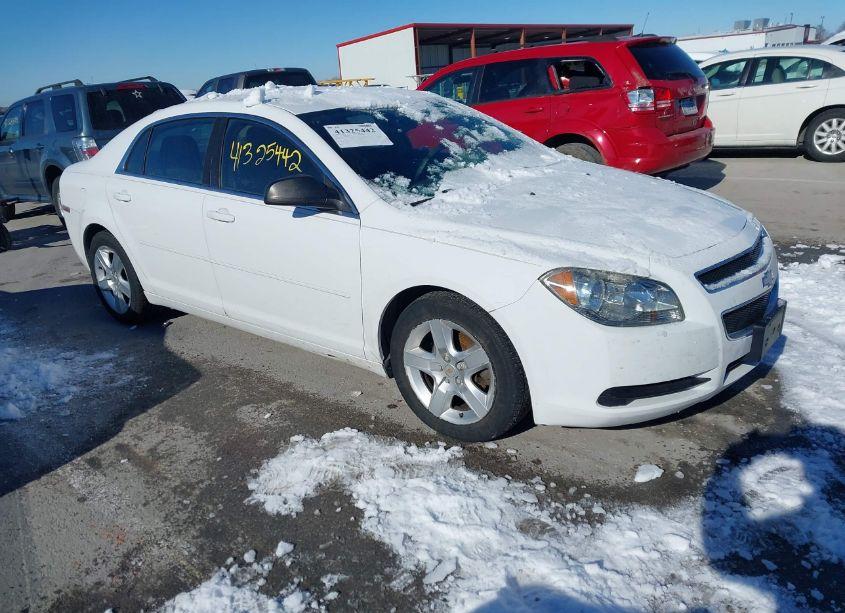 2011 Chevrolet Malibu LS (VIN 1G1ZB5E17BF172552) main photo
