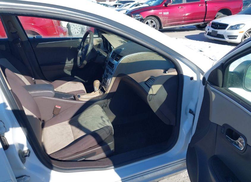 Photo 5 of 2011 Chevrolet Malibu LS (VIN 1G1ZB5E17BF172552)