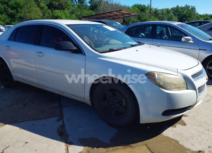 2011 Chevrolet Malibu LS (VIN 1G1ZB5E17BF205422) main photo
