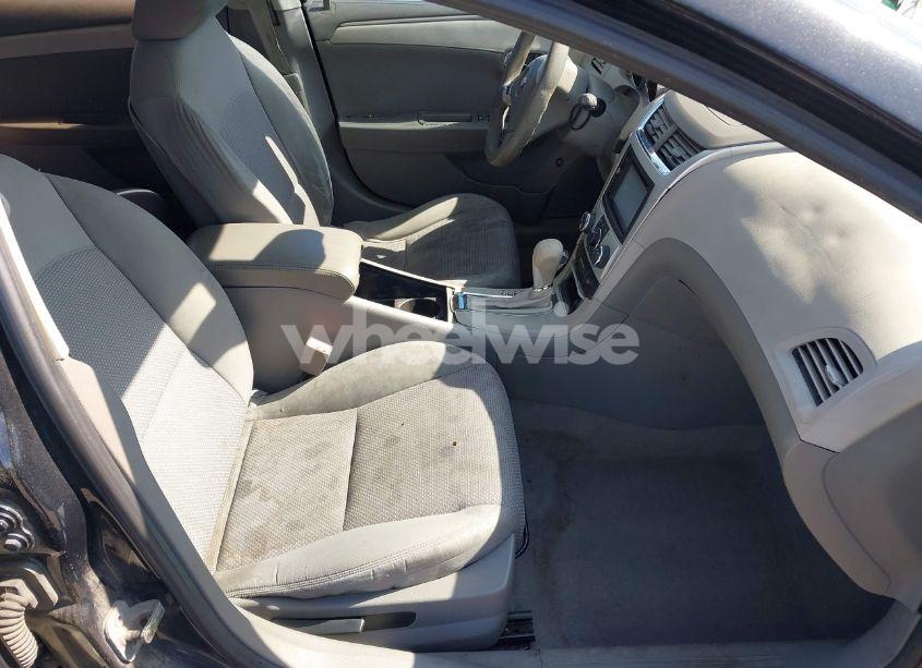 Photo 5 of 2011 Chevrolet Malibu LS (VIN 1G1ZB5E17BF241076)