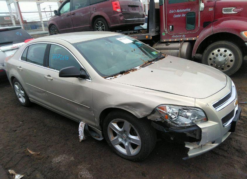 2011 Chevrolet Malibu LS (VIN 1G1ZB5E17BF361055) main photo