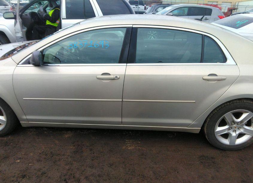 Photo 15 of 2011 Chevrolet Malibu LS (VIN 1G1ZB5E17BF361055)