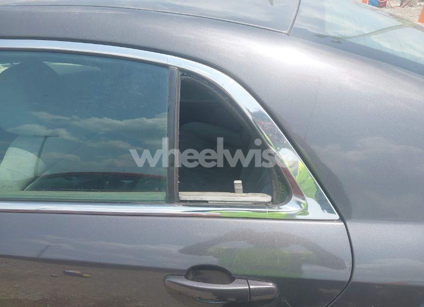 Photo 12 of 2011 Chevrolet Malibu LS (VIN 1G1ZB5E18BF124686)