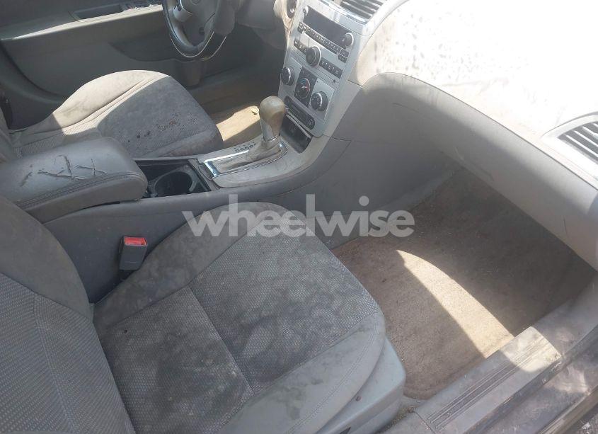 Photo 5 of 2011 Chevrolet Malibu LS (VIN 1G1ZB5E18BF124686)