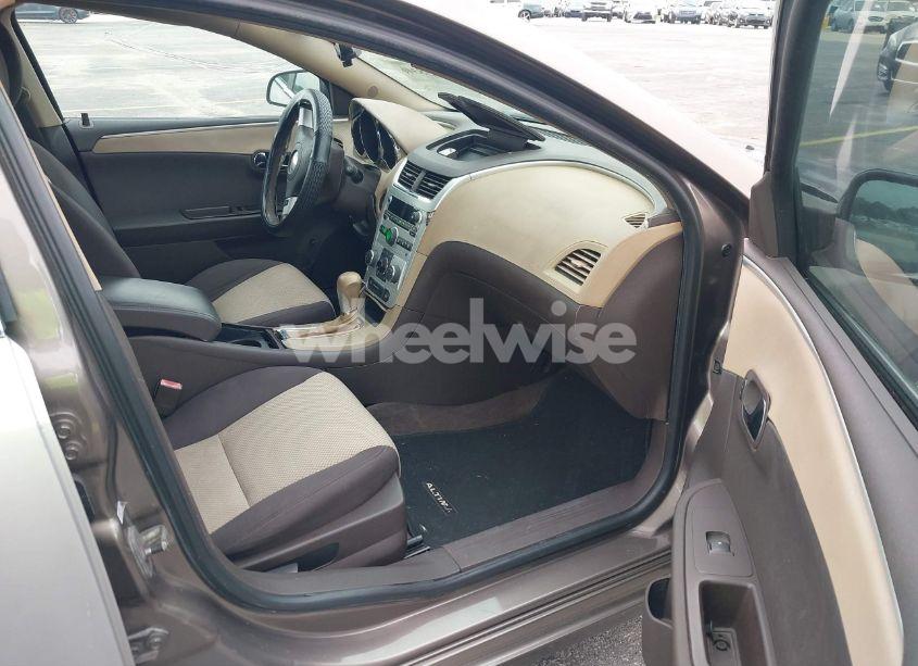 Photo 5 of 2011 Chevrolet Malibu LS (VIN 1G1ZB5E18BF138443)