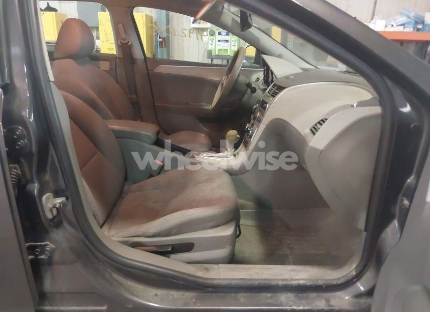 Photo 5 of 2011 Chevrolet Malibu LS (VIN 1G1ZB5E18BF184418)