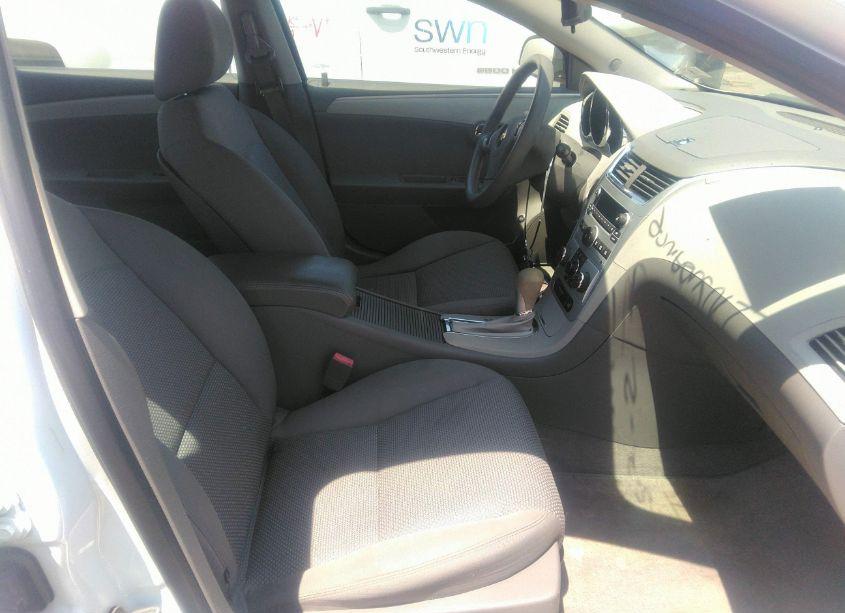 Photo 5 of 2011 Chevrolet Malibu LS (VIN 1G1ZB5E18BF276970)