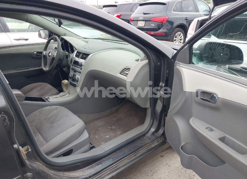 Photo 5 of 2011 Chevrolet Malibu LS (VIN 1G1ZB5E18BF277942)