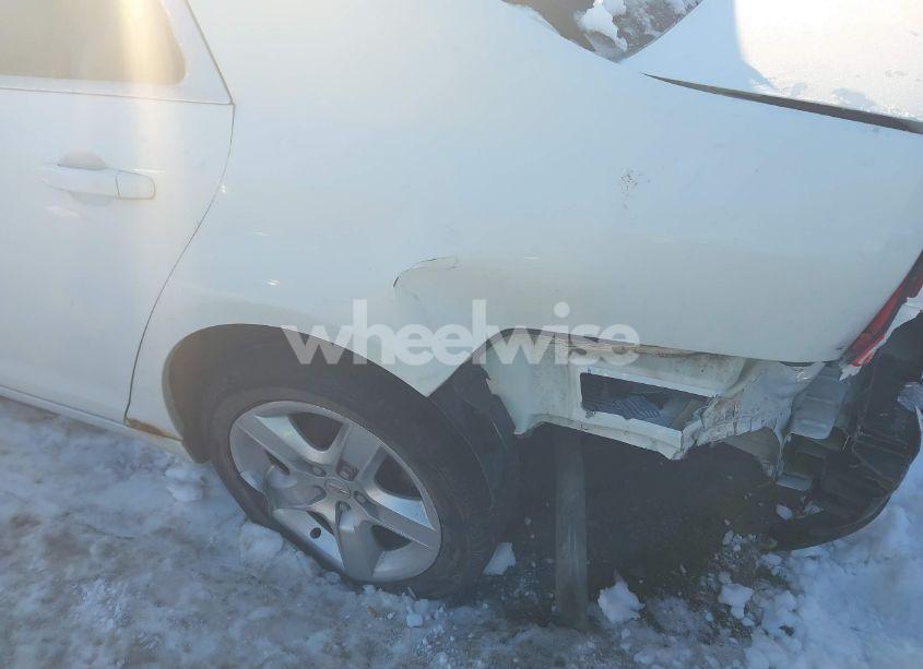 Photo 18 of 2011 Chevrolet Malibu LS (VIN 1G1ZB5E18BF331935)