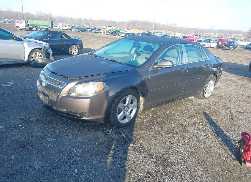 Photo 2 of 2011 Chevrolet Malibu LS (VIN 1G1ZB5E19BF124275)