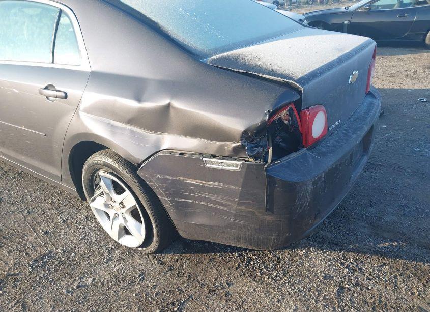 Photo 6 of 2011 Chevrolet Malibu LS (VIN 1G1ZB5E19BF124275)