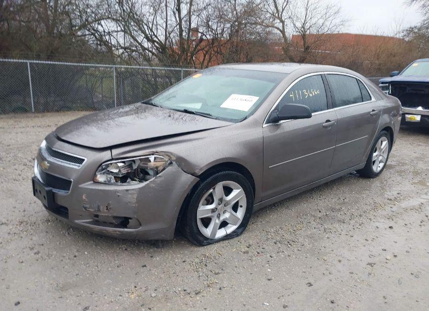 Photo 2 of 2011 Chevrolet Malibu LS (VIN 1G1ZB5E19BF142551)