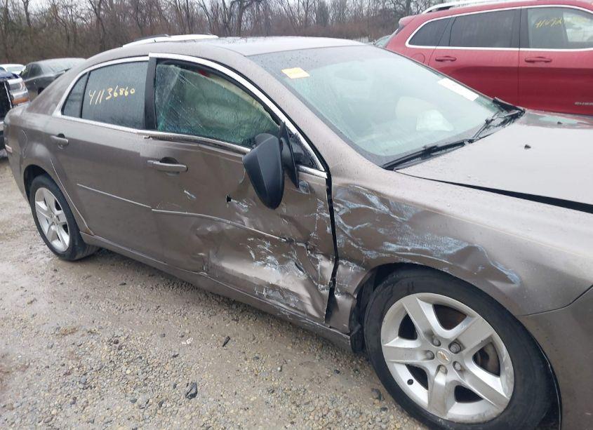 Photo 6 of 2011 Chevrolet Malibu LS (VIN 1G1ZB5E19BF142551)