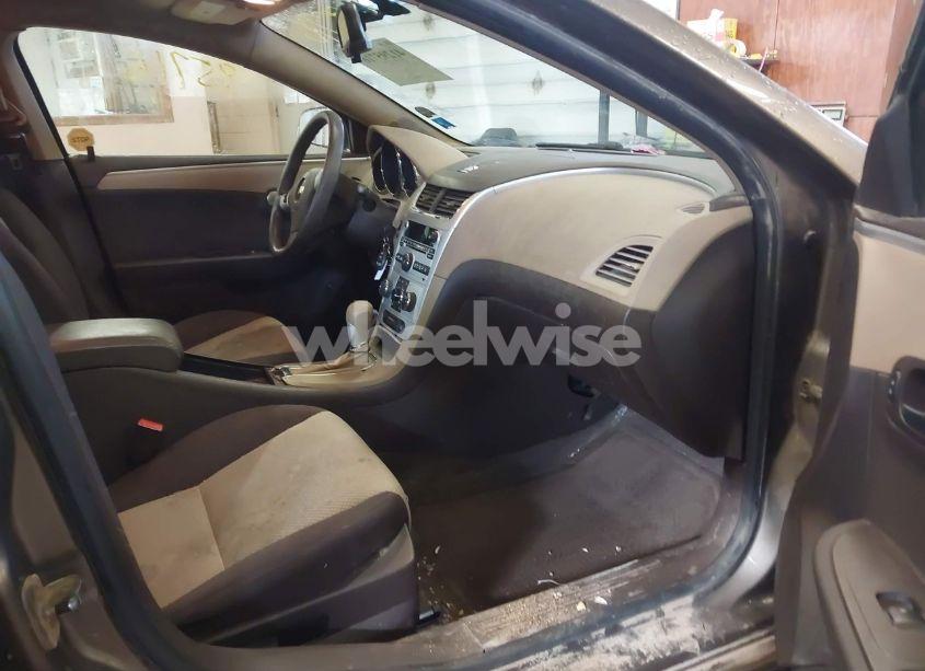 Photo 5 of 2011 Chevrolet Malibu LS (VIN 1G1ZB5E19BF217913)