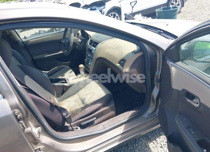 Photo 5 of 2011 Chevrolet Malibu LS (VIN 1G1ZB5E19BF322418)