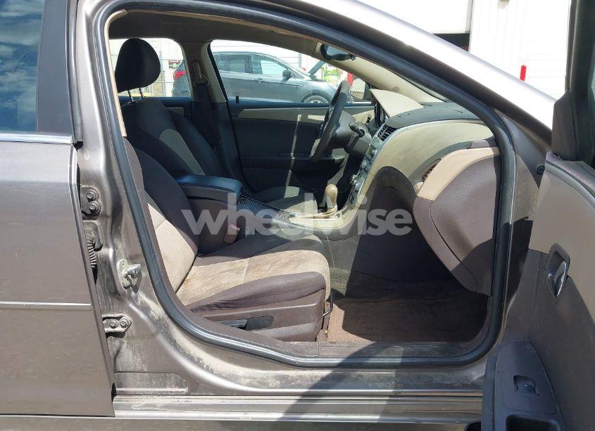 Photo 5 of 2010 Chevrolet Malibu LS (VIN 1G1ZB5EB0AF312626)