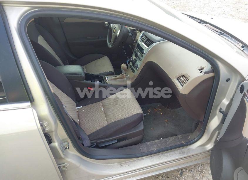 Photo 5 of 2010 Chevrolet Malibu LS (VIN 1G1ZB5EB1AF156306)