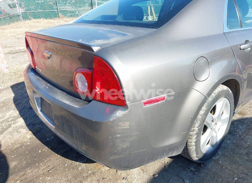 Photo 13 of 2010 Chevrolet Malibu LS (VIN 1G1ZB5EB1AF161599)