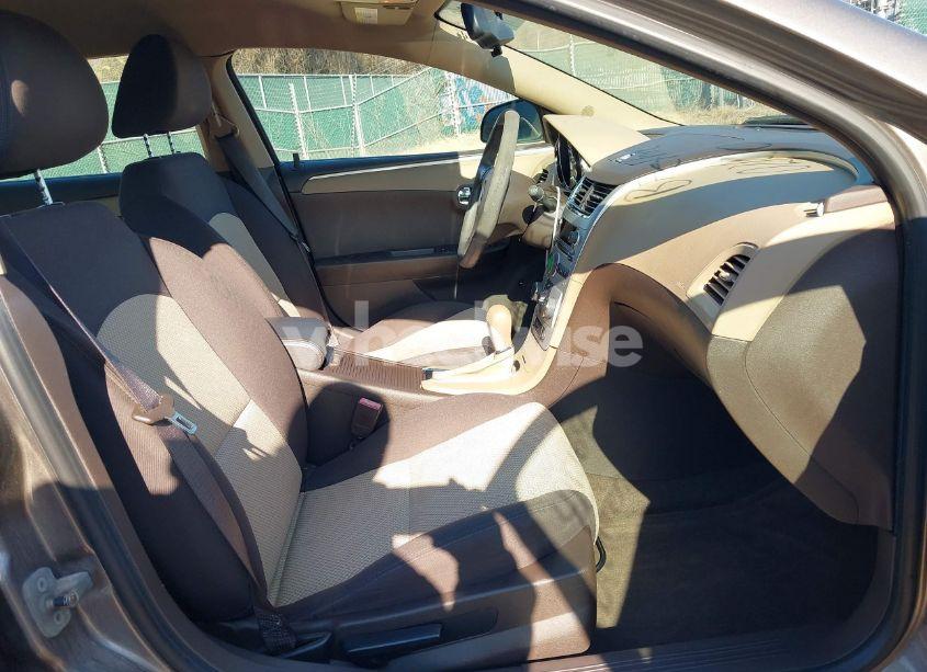 Photo 5 of 2010 Chevrolet Malibu LS (VIN 1G1ZB5EB1AF161599)