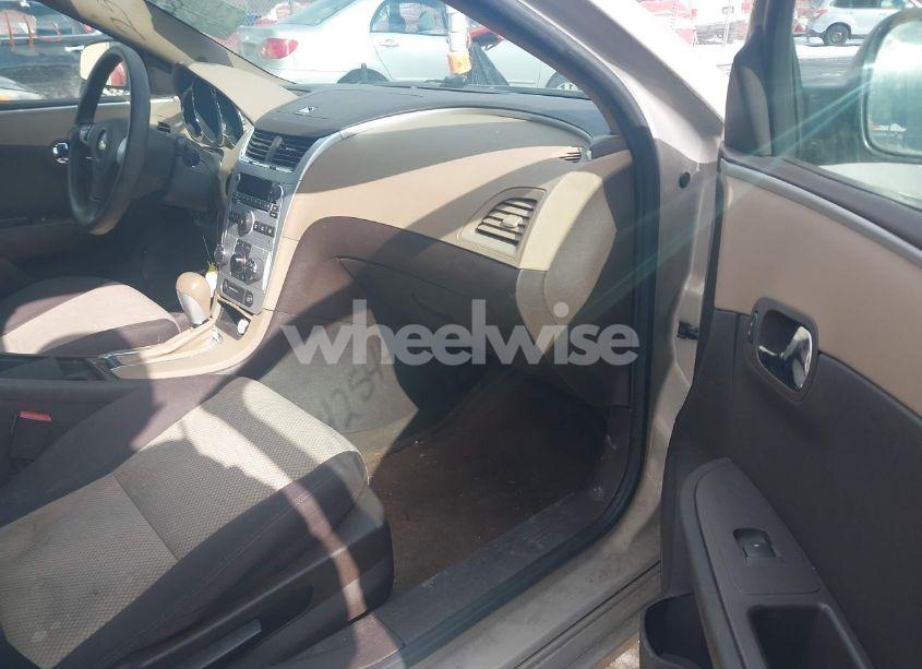 Photo 5 of 2010 Chevrolet Malibu LS (VIN 1G1ZB5EB2AF172899)