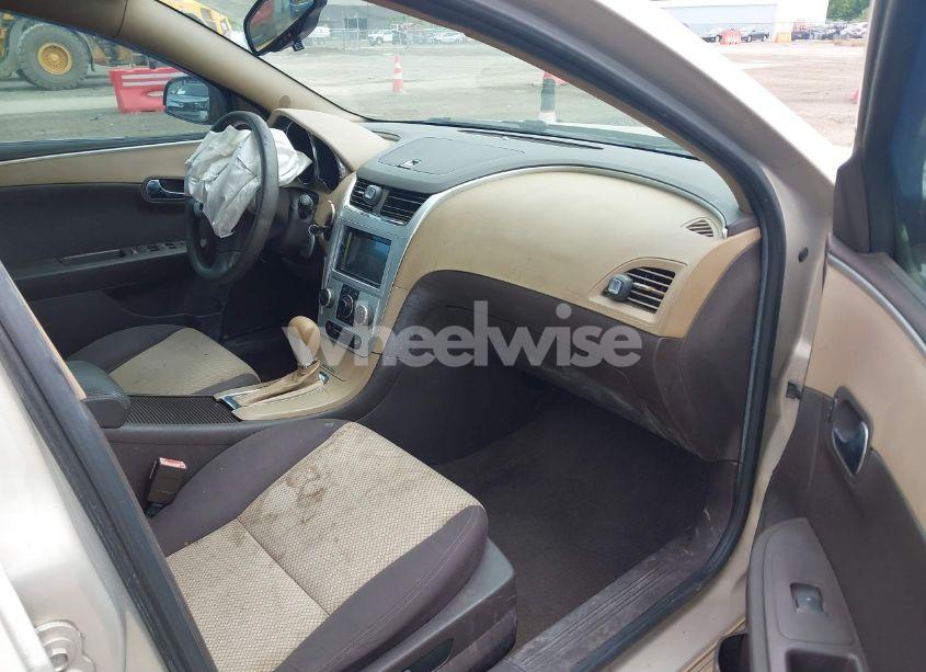 Photo 5 of 2010 Chevrolet Malibu LS (VIN 1G1ZB5EB2AF279516)