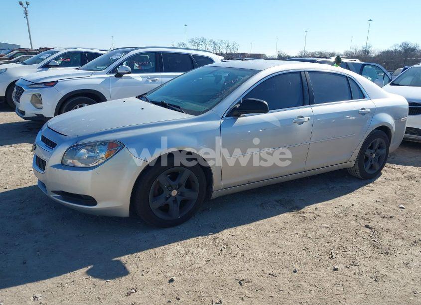 Photo 2 of 2010 Chevrolet Malibu LS (VIN 1G1ZB5EB2AF315687)