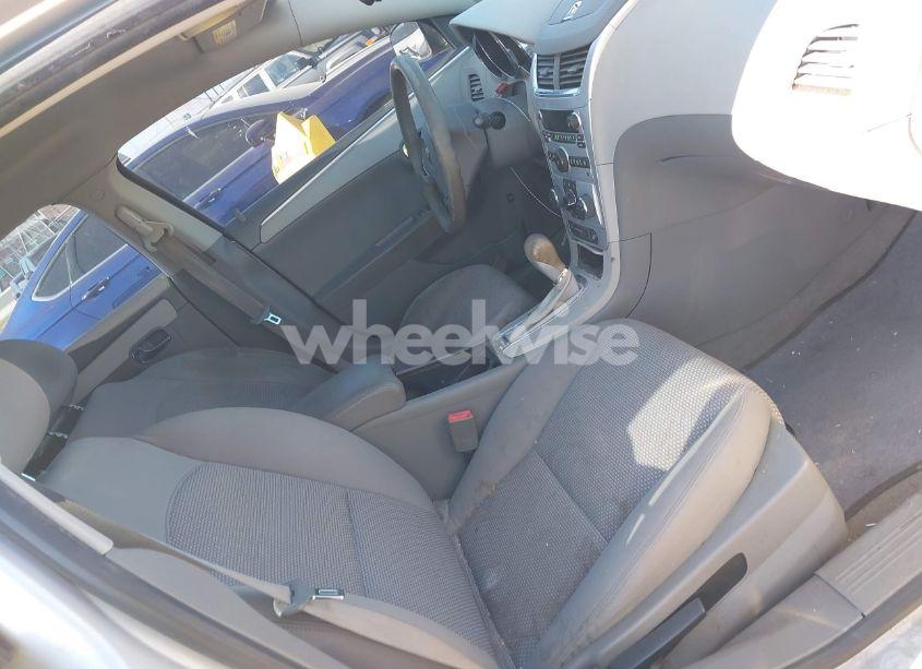 Photo 5 of 2010 Chevrolet Malibu LS (VIN 1G1ZB5EB2AF315687)